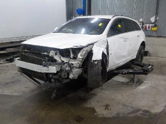 Démontage voiture Opel Insignia Insignia Sports Tourer Combi 2.8 V6 Turbo 24V 4x4 OPC (B28NER) [239kW]=
  (07-2009/03-2017) 2010/4