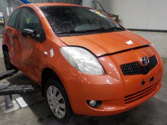 Toyota Yaris Yaris II (P9) Hatchback 1.3 16V VVT-i (2SZFE) [64kW]  (08-2005/11-2010=
) picture 2