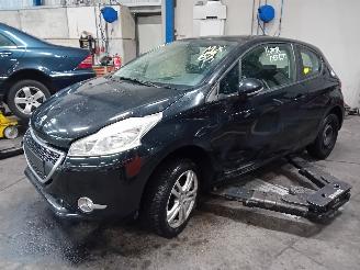 Uttjänta bilar auto Peugeot 208 208 I (CA/CC/CK/CL) Hatchback 1.0 Vti 12V PureTech (EB0(ZMZ)) [50kW]  =
(03-2012/12-2019) 2012
