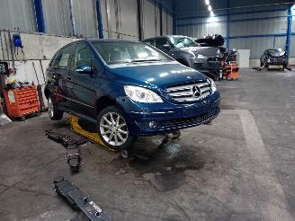 Mercedes B-klasse B (W245) Hatchback 2.0 B-200 16V (M266.960) [100kW]  (03-2005/11-2011)= picture 2