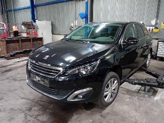 Vrakbiler auto Peugeot 308 308 SW (L4/L9/LC/LJ/LR) Combi 5-drs 1.6 BlueHDi 120 (DV6FC(BHZ)) [88kW=
]  (03-2014/12-2021) 2015