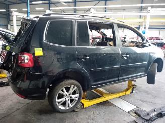 Volkswagen Touran Touran (1T3) MPV 1.4 16V TSI 140 (CAVC) [103kW]  (05-2010/05-2015) picture 3