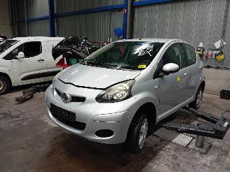Salvage car Toyota Aygo Aygo (B10) Hatchback 1.0 12V VVT-i (1KR-FE) [50kW]  (07-2005/05-2014) 2010