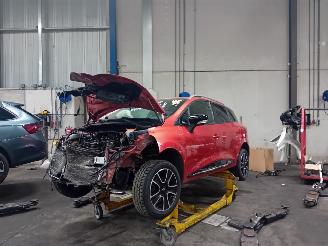 Uttjänta bilar auto Renault Clio Clio IV Estate/Grandtour (7R) Combi 5-drs 0.9 Energy TCE 90 12V (H4B-4=
00(H4B-A4)) [66kW]  (01-2013/08-2021) 2014/0