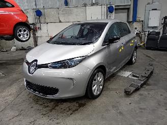 Vrakbiler auto Renault Zoé Zoé (AG) Hatchback 5-drs R90 (5AQ-601) [68kW]  (09-2016/03-2024) 2015