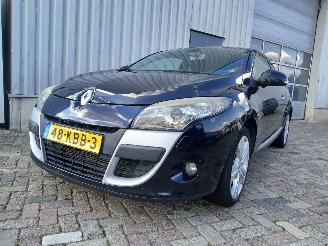 Auto incidentate Renault Mégane Megane III Coupe (DZ) Hatchback 3-drs 1.4 16V TCe 130 (H4J-700(H4J-A7)=
) [96kW]  (04-2009/02-2016) 2009/10