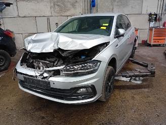 Démontage voiture Volkswagen Polo Polo VI (AW1) Hatchback 5-drs 1.0 TSI 12V BlueMotion (DKRF) [85kW]  (0=
9-2017/...) 2019/4