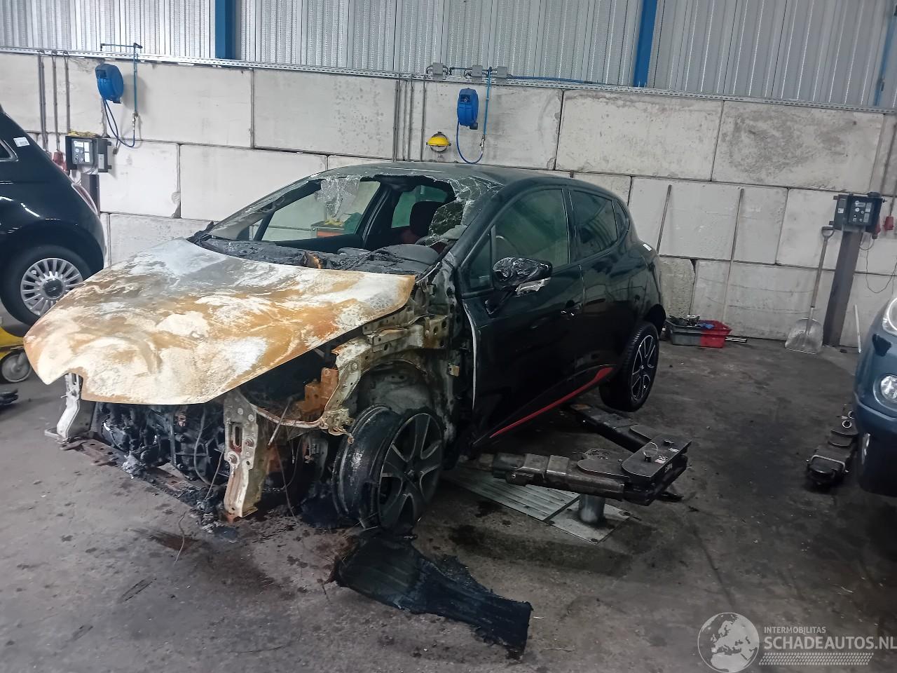 Renault Clio Clio IV (5R) Hatchback 5-drs 0.9 Energy TCE 90 12V (H4B-400(H4B-A4)) [=
66kW]  (11-2012/08-2021)