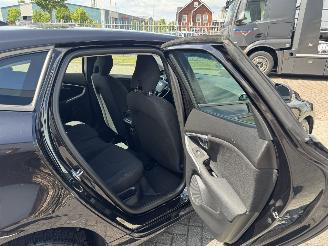 Volvo V-40 2.0 D2 R-Design picture 14