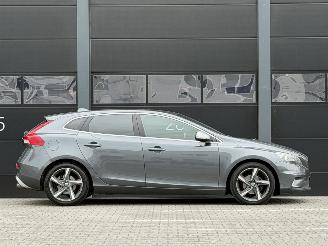 Volvo V-40 1.6 D2 R-Design picture 3