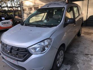 disassembly passenger cars Dacia Lodgy 1600CC - 75KW - BENZINE 2018/11