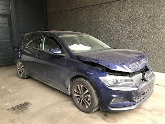 Vrakbiler auto Volkswagen Polo VI (AW1) Hatchback 5-drs 2021 1.0 MPI 12V Hatchback  Benzine 999cc 59kW (80pk) FWD 2021/2