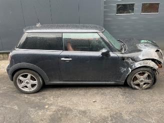 Salvage car Mini Mini (R56) Hatchback 2006 / 2013 1.6 Cooper D 16V Hatchback  Diesel 1.560cc 80kW 2008/1