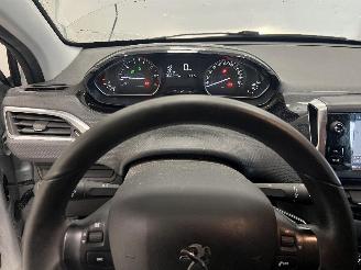 Peugeot 208 STYLE picture 12