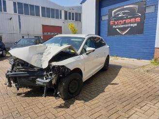 Vrakbiler auto Seat Leon Leon ST (5FF), Combi 5-drs, 2012 / 2020 1.6 TDI Ecomotive 16V 2014/7